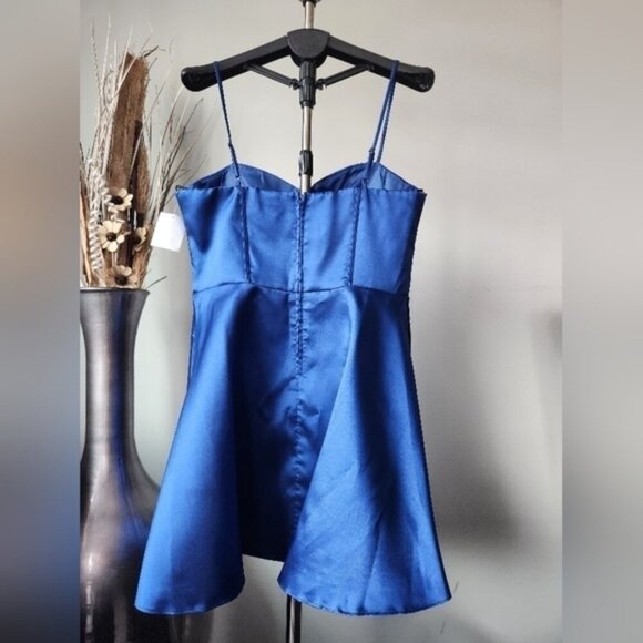 B. Smart Sweetheart Neck Flare Dress. Blue Size 13 - Picture 5 of 9